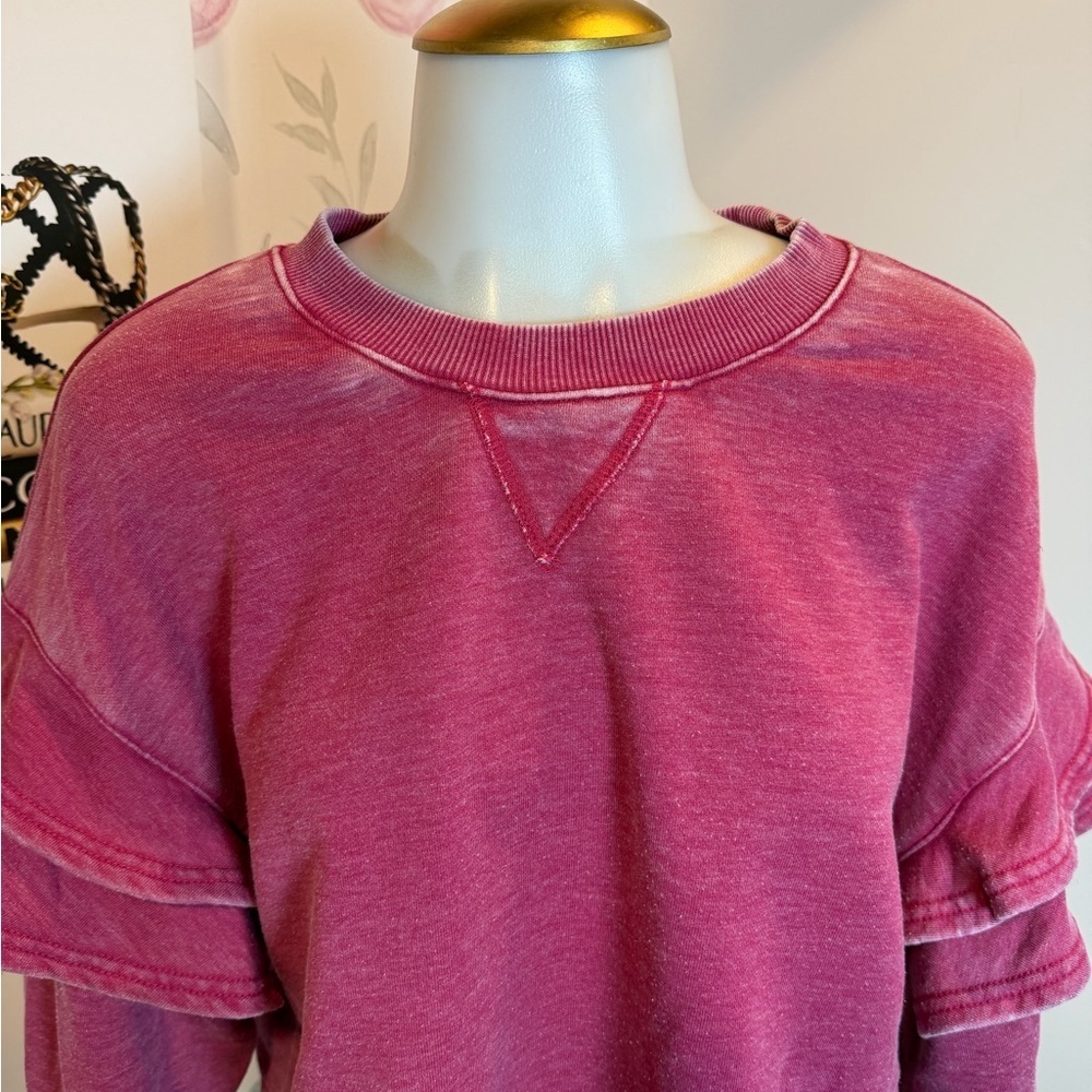 7 For All Mankind Medium Ruffle
Cropped Sweatshirt Pullover Raspberry - Picture 6 of 9